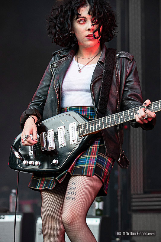 Heather Baron-Gracie
 of Pale Waves Heather Baron-Gracie
 of Pale Waves