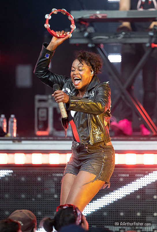 Fitz and the Tantrums, Noelle Scaggs Fitz and the Tantrums, Noelle Scaggs