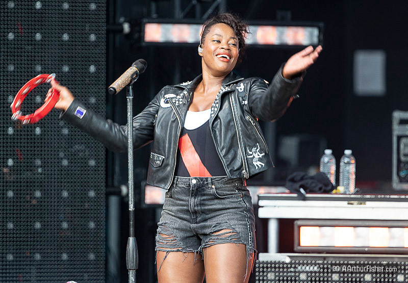 Fitz and the Tantrums, Noelle Scaggs Fitz and the Tantrums, Noelle Scaggs