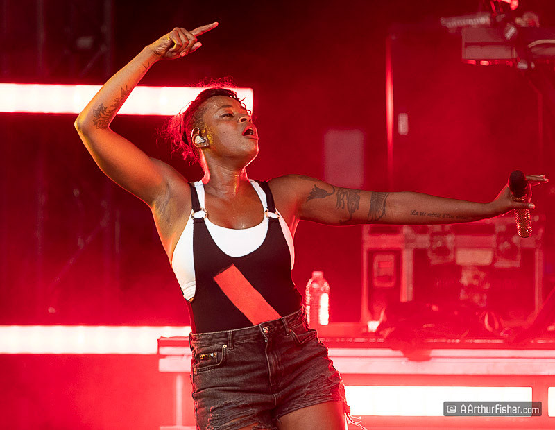 Fitz and the Tantrums, Noelle Scaggs Fitz and the Tantrums, Noelle Scaggs