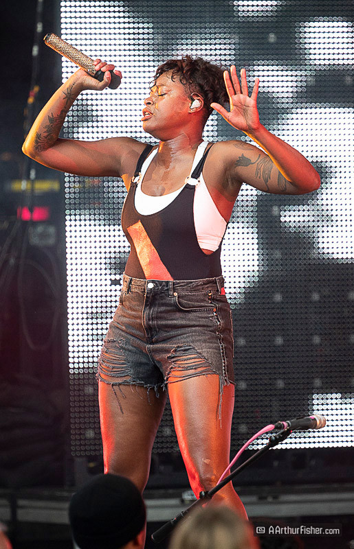Fitz and the Tantrums, Noelle Scaggs Fitz and the Tantrums, Noelle Scaggs