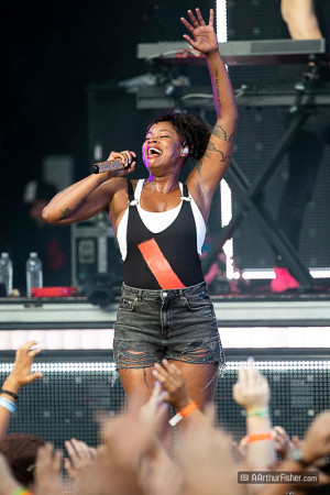 Fitz and the Tantrums, Noelle Scaggs