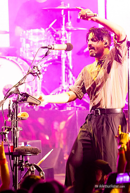 Young the Giant, Sameer Gadhia Young the Giant, Sameer Gadhia