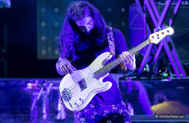 Young the Giant, Payam Doostzadeh Young the Giant, Payam Doostzadeh