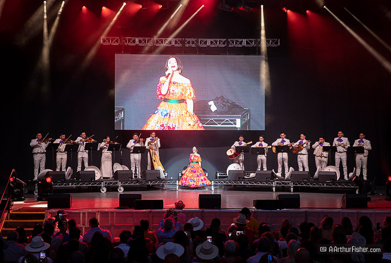 Angela Aguilar with Mariachi Garibaldi de Jaime Cuéllar Angela Aguilar with Mariachi Garibaldi de Jaime Cuéllar