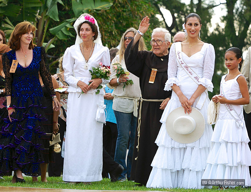 La Presidenta: Kelly Magne, Saint Barbara: Phoebe Mansur, Father La Presidenta: Kelly Magne, Saint Barbara: Phoebe Mansur, Father