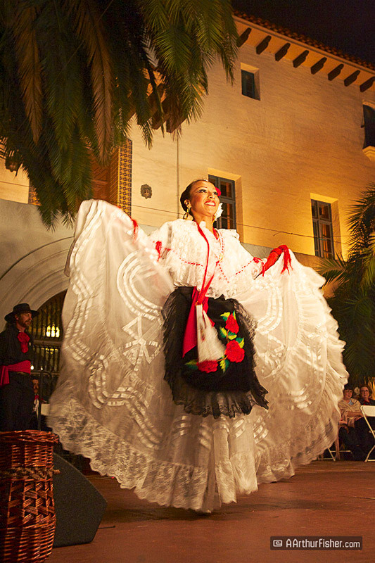 Rhythm Folklorico de LA at the Courthouse Rhythm Folklorico de LA at the Courthouse